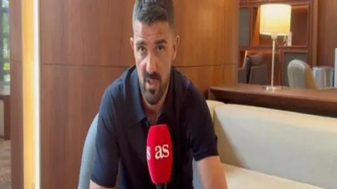 “切尔西逆袭风云：3-0横扫巴萨，10人战平阿森纳，却意外败给利兹联！”